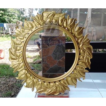 Pigura Ukir Daun Gold