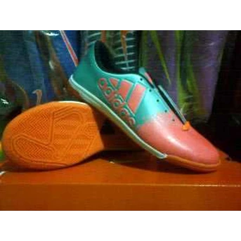 Grosir Sepatu Futsal