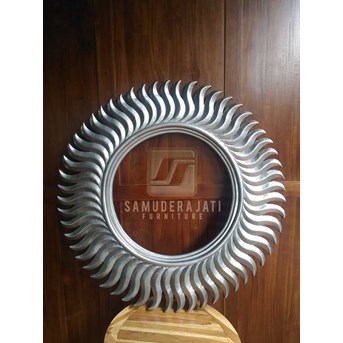 Pigura Motif Matahari Silver