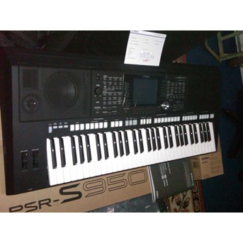 Keyboard Yamaha Psr S950 serperti baru beli