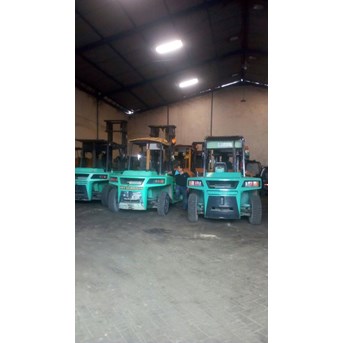 Sewa Forklift Surabaya Sidoarjo Gresik | Sewa Forklift Harian 3 ton