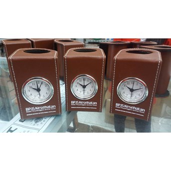 Jam Meja Kulit Sablon Logo BPJS Tenaga Kerja