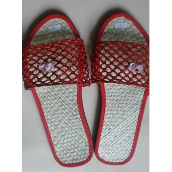 Kerajinan Sandal Ban 1 Anyaman Panama Merah