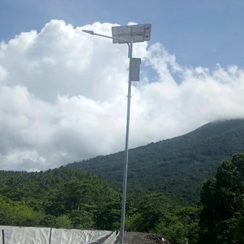 lampu jalan tenaga surya 2 in 1 50 watt murah surayaba-1