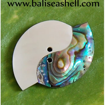 Button From Seashell Art Synergy / Kancing Baju Dari Kerang Laut Ukir Sinergi