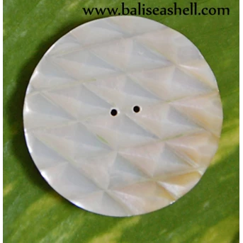 Button Seashell From Mother Of Pearl / Kancing Baju Kerang Laut Dari Mutiara