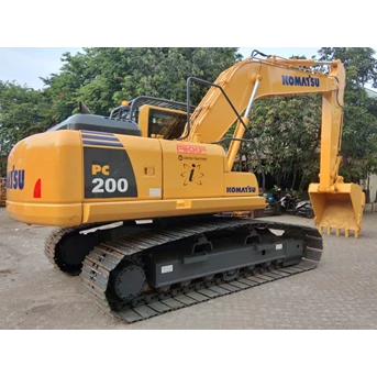 sewa alat berat excavator pc 200 - 8 surabaya / area jawa harga murah-1