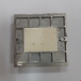 Paku Marka Jalan (Road Stud)