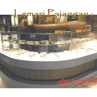 LEMARI PAJANGAN