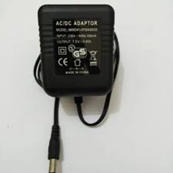 AC-DC ADAPTOR OUTPUT : 9V (1A)