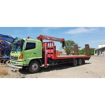 sewa alat berat surabaya unic truck mounted crane 5 ton