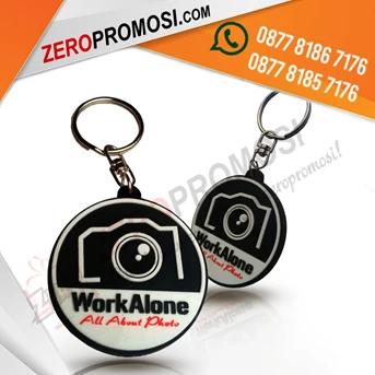souvenir promosi gantungan kunci rubber custom logo-3