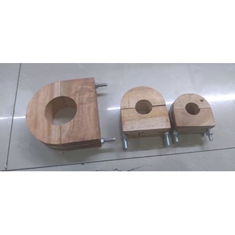 Wooden blok 11/4 + Ubolt / Wooden block dia 11/4”