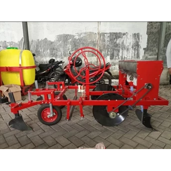 pemasang mulsa untuk traktor roda empat - alat pertanian