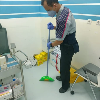 Cleaning service Swiping moping area ruangan vaksin Di Tendean - Jakar