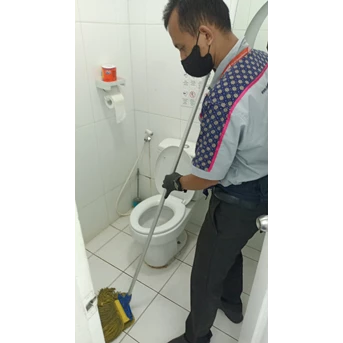Cleaning service Cek toilet lounge Fashlab klinik & laboratorium