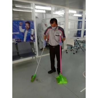 Cleaning service sweeping Fashlab klinik & laboratorium Di Tendean