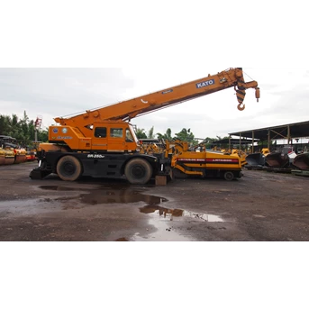 rough terrain crane kato kr25h-v2 kapasitas 25 ton