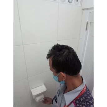 Office Boy/Girl Cek refil tisu toilet pantry Fashlab klinik
