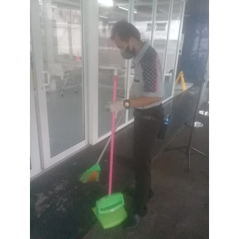 Office Boy/Girl Progres sweeping luar teras lobby tendean 16 04 2022