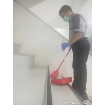 Office Boy/Girl sweeping moppin tangga lobby utama 21.04.2022