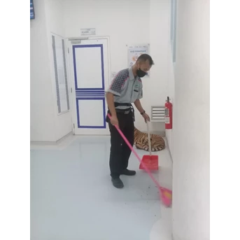 Office Boy/Girl sweeping area lobby utama Fashlab 27/04/2022