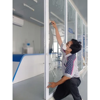office boy/girl glass cleaning kaca lobby luar dan dalam 03/06/2022