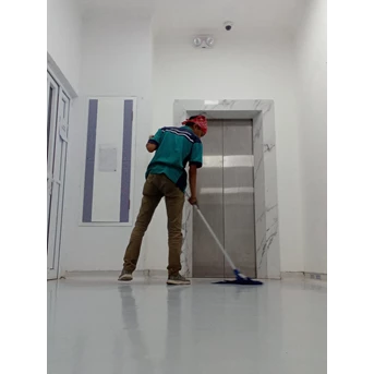 Office Boy/Girl swiping lorong lift lantai utama 23/06/2022