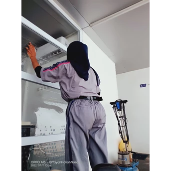 Office Boy/Girl Glass cleaning Kaca 11/07/2022
