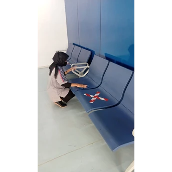 Office Boy/Girl dusting kursi ruang tunggu fash lab 25 juli 2022