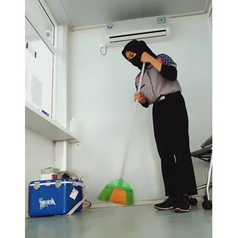 office boy/girl sweeping ulang ruang sweber 03 agustus 2022