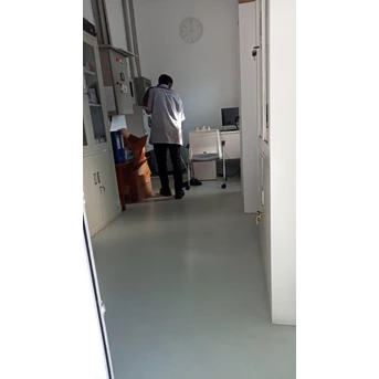 Office Boy/Girl Mopping ruangan apoteker 13 agustus 2022