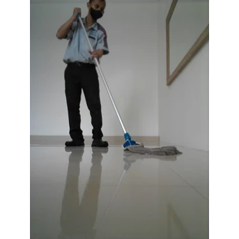 office boy/girl mopping ruangan make up 02 september 2022