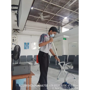 Office Boy/Girl Progres moping ruang tunggu 08 november 2022