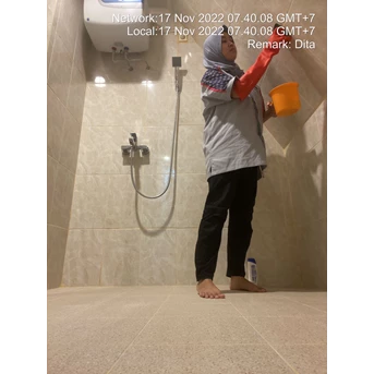 Office Boy/Girl Dusting dinding toilet pria di VIBE YOGA 18/11/2022