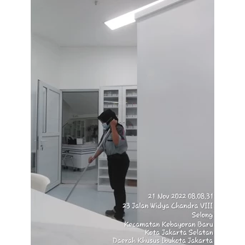 Office Boy/Girl mopping ruang farmasi 21/11/2022