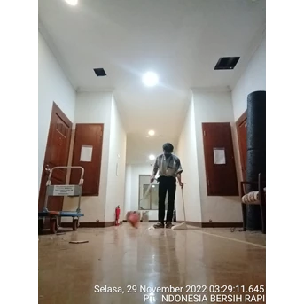 Office Boy/Girl Swepping koridor lantai dua 29/11/2022