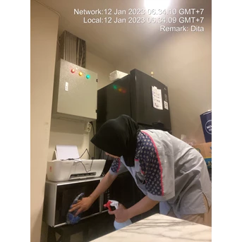 Office Boy/Girl Dusting microwave di VIBE YOGA STUDIO 12/01/2023