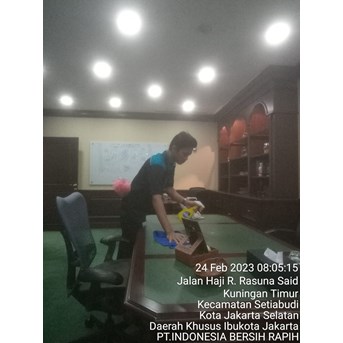 Office Boy/Girl membersihkan ruang wadir PT REVEALIUM BARAKA 24/02/23
