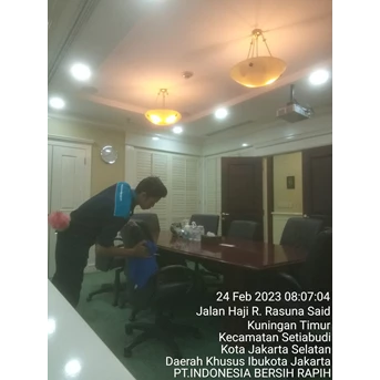 Office Boy/Girl dusting ruang meting PT REVEALIUM BARAKAH 24/2/23