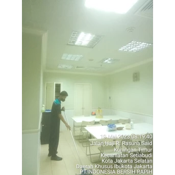 Office Boy/Girl moping ruangan Pentry PT REVEALIUM BARAKA 12/05/23