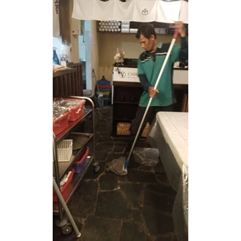 General Cleaning moping lantai satu di Roji Ramen Serpong 25/05/2023