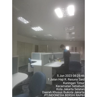 Office Boy/Girl membersihkan seluruh area PT REVEALIUM BARAKA 7/06/23