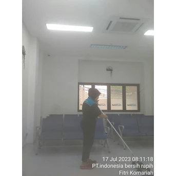 Office Boy/Girl swepping Lobby duster area lobby di Fash Lab 17/7/2023