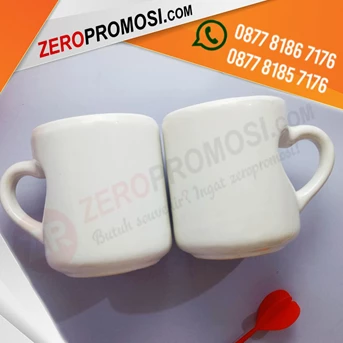 Souvenir Mug Promosi Keramik Gagang Love Cekung Custom Satuan