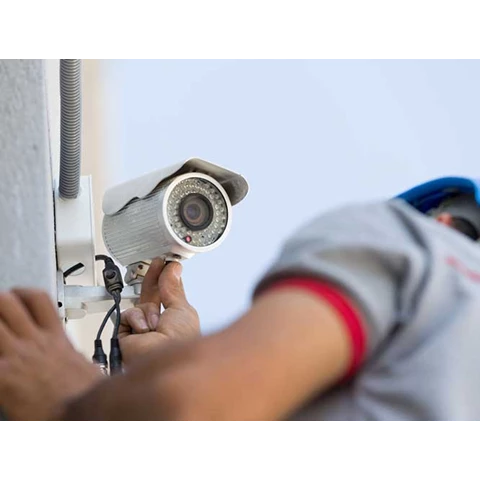 Instalasi CCTV 