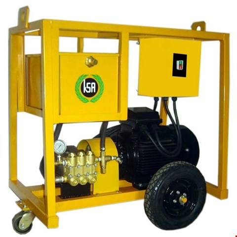 Pompa Hydrotest 350 Bar Test Kebocoran Pipa assembling di PT Kharisma