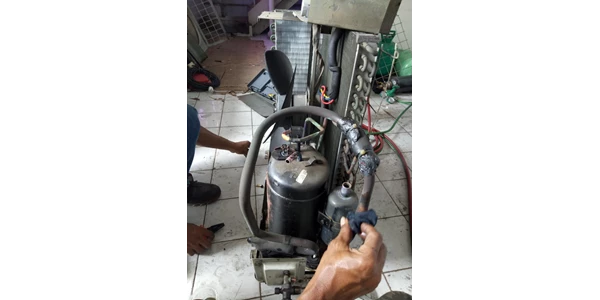penggantian compressor daikin ac 2,5 pk