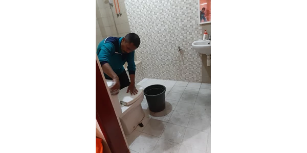 general cleaning aktivitas pembersihan toilet