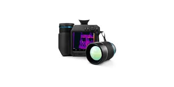 high-performance thermal camera with viewfinder flir t840